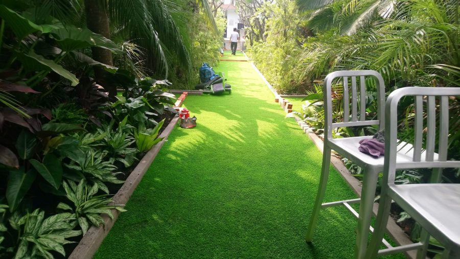 thảm cỏ nhân tạo sân vườn lót lối đi