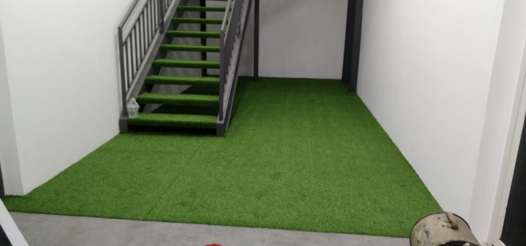 thảm cỏ lót sàn nhà