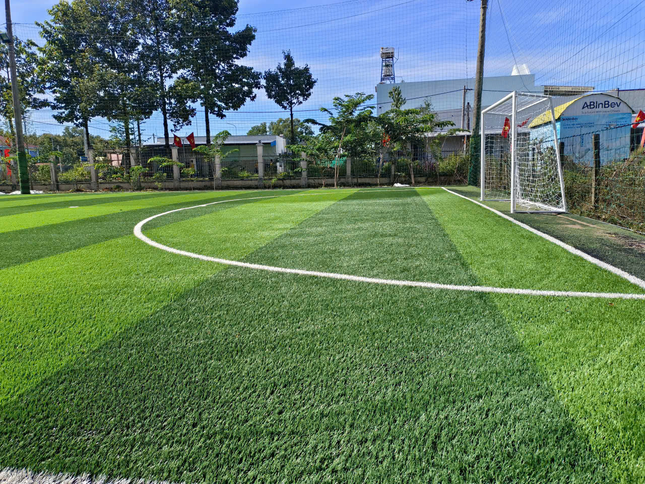thay mới cỏ nhân tạo
